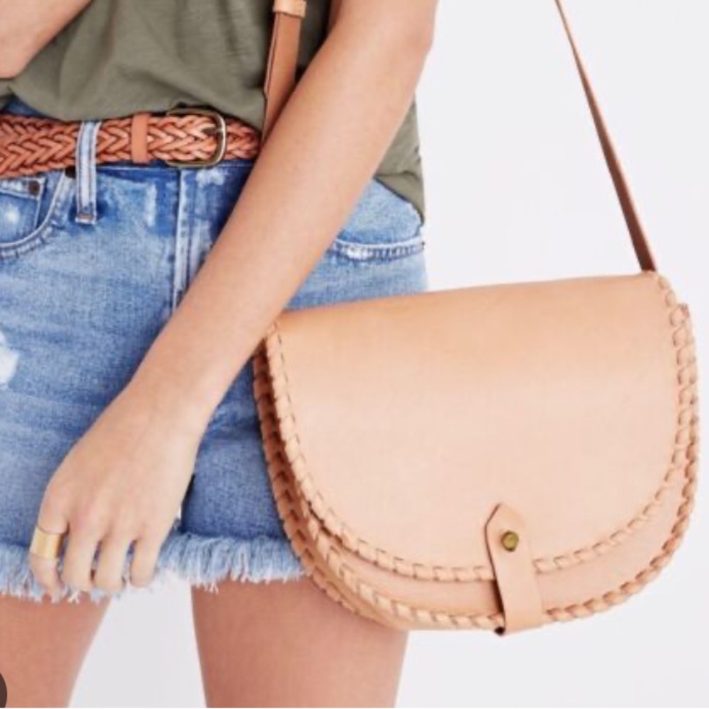 Madewell The Whipstich Saddle Bag in Natural Buff